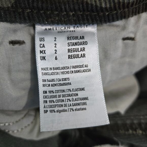 American Eagle Women 2 Regular Mid Rise Camo Corduroy Mom Jeans Super Stretch - Picture 9 of 16